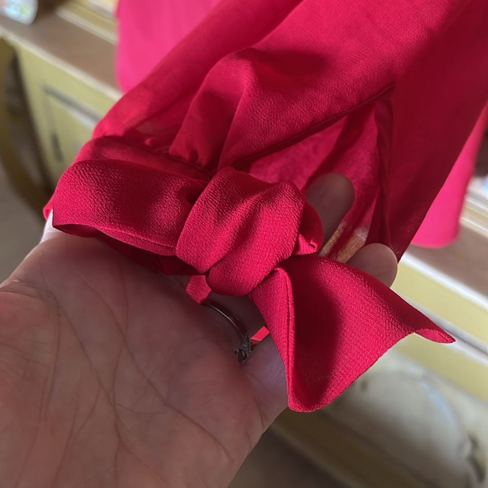 Red blouse - Picture 3 of 5